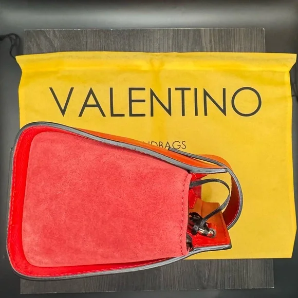 VALENTINO BY MARIO VALENTINO|PRICE FIRM💲
Red Kiki Leather Shoulder Bag-Pre-Loved - Picture 5 of 10